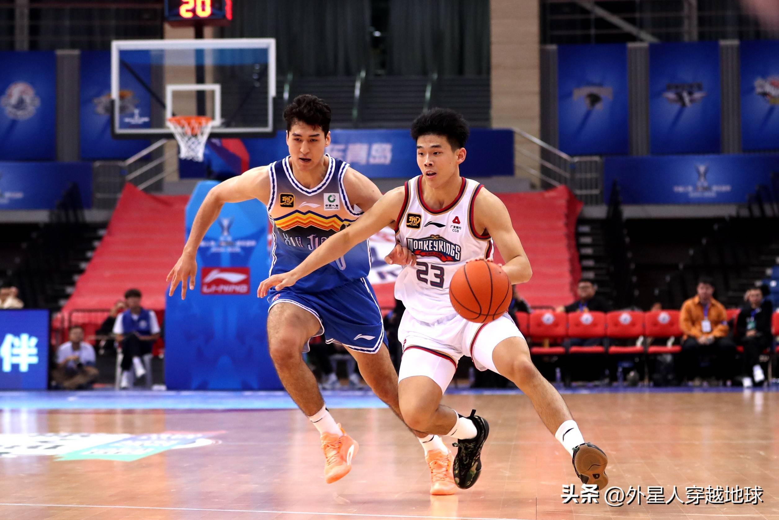 包含球队换帅后表现出色，出人意料地打破常规的词条