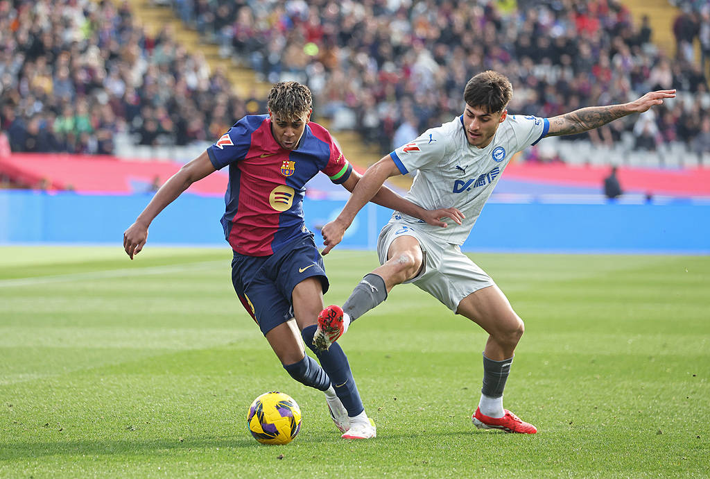 克罗托内主场逼平萨索罗，罗马德比平局收场