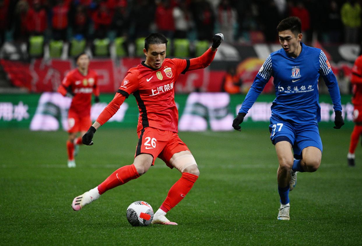 关于重庆斯威客场战平山东鲁能，积分上升的信息