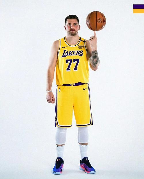 东契奇惊艳全场，官方宣布新规助攻爆棚，魔术逆转取胜！